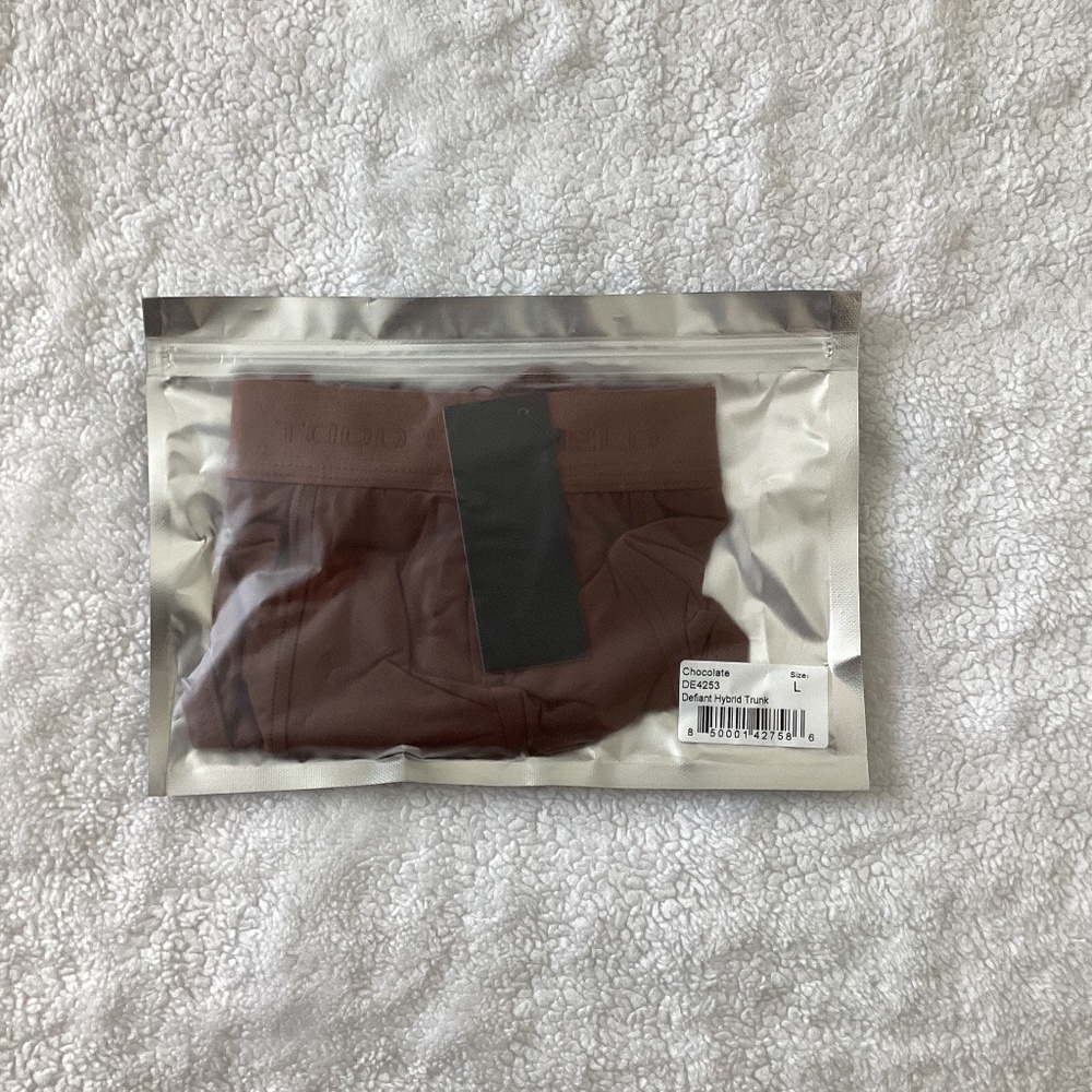 NWT Defiant Hybrid Trunk by Todd Sanfield